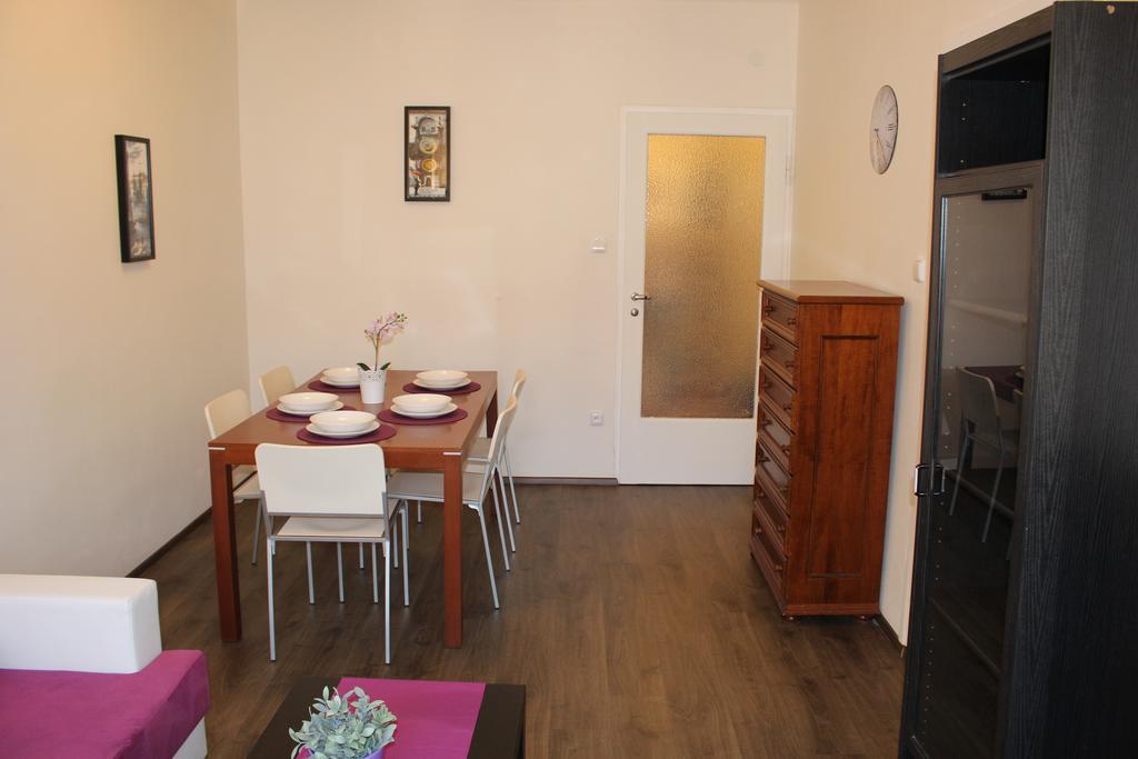 Go Native Prague Apartment Eksteriør bilde